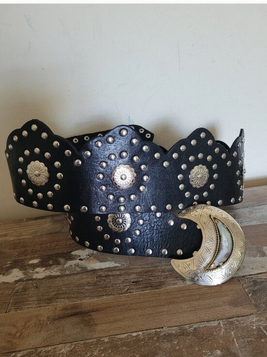 Free People NWOT Full Moon Fever Black Hip Embellished Leather Belt size 45\
